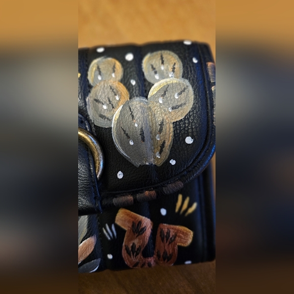 One of a Kind! Crossbody Purse. Hand Painted by Artist Yaya Kieu. - Picture 6 of 10